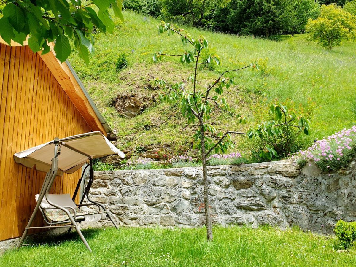 Apartment And Garden House Among The Mountains Podbrdo Extérieur photo