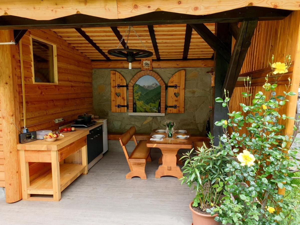 Apartment And Garden House Among The Mountains Podbrdo Extérieur photo